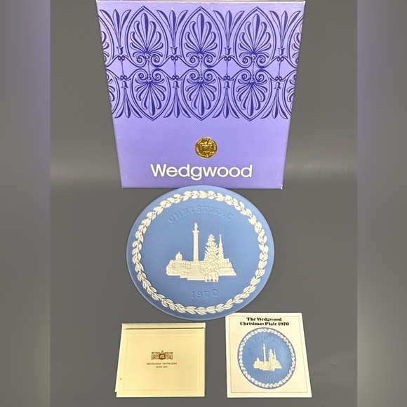 Vintage Wedgwood Jasperware Blue Christmas Collectible Plate Original Box - Picture 1 of 17